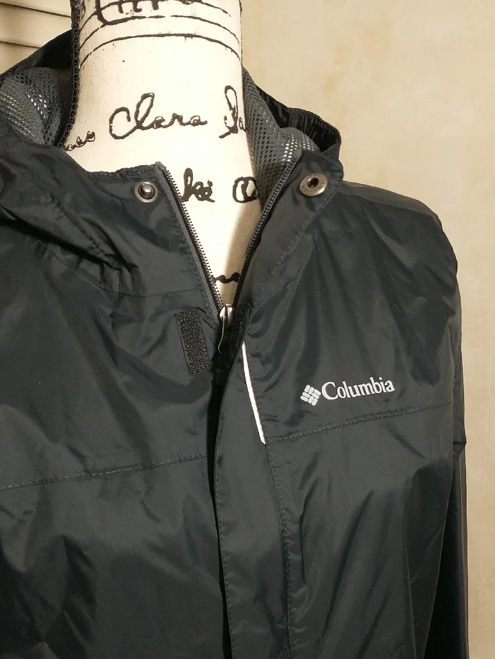 LIKE NEW Columbia Watertight Omnitech Black Rain Jacket, Kids Size 18-20 XL